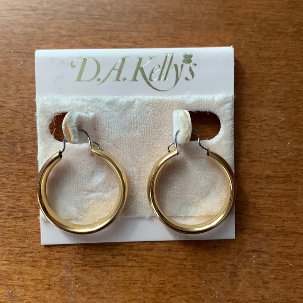 D. A. Kelly’s  Classic Gold Tone Hoop Earrings - Very lightweight